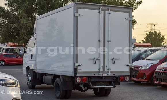 Buy Import Kia K3 White Car in Import - Dubai in Conakry Buy Import Kia K3 White Car in Import - Dubai in Conakry