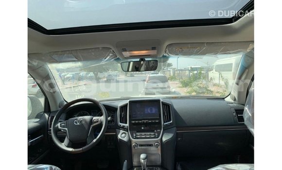 Acheter Import Voiture Toyota Land Cruiser Noir à Import - Dubai, Conakry Acheter Import Voiture Toyota Land Cruiser Noir à Import - Dubai, Conakry