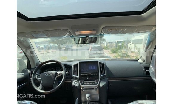 Acheter Import Voiture Toyota Land Cruiser Noir à Import - Dubai, Conakry Acheter Import Voiture Toyota Land Cruiser Noir à Import - Dubai, Conakry