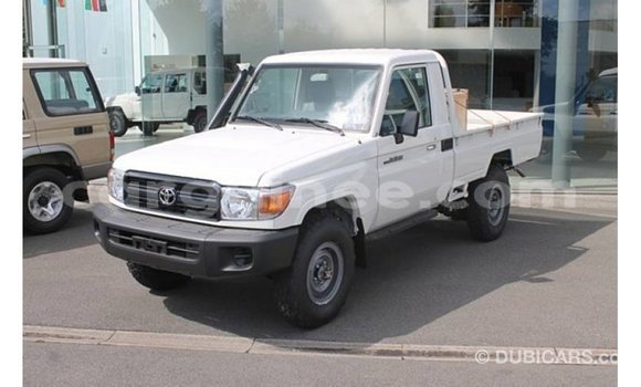 Acheter Import Voiture Toyota Land Cruiser Blanc à Import - Dubai, Conakry Acheter Import Voiture Toyota Land Cruiser Blanc à Import - Dubai, Conakry