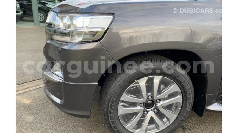 Big with watermark toyota land cruiser conakry import dubai 5237