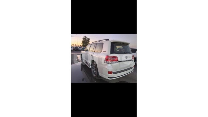 Big with watermark toyota land cruiser conakry import dubai 5246