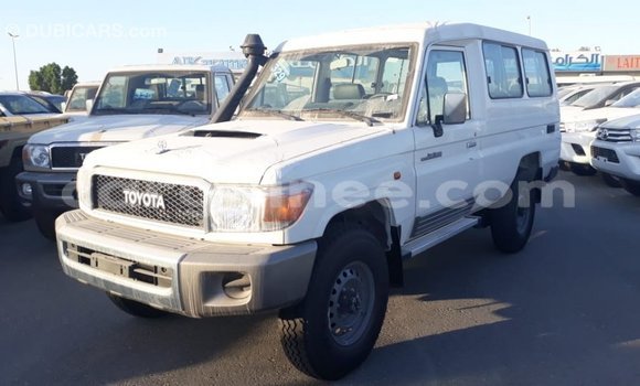 Acheter Import Voiture Toyota Land Cruiser Blanc à Import - Dubai, Conakry Acheter Import Voiture Toyota Land Cruiser Blanc à Import - Dubai, Conakry