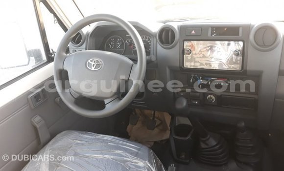 Acheter Import Voiture Toyota Land Cruiser Blanc à Import - Dubai, Conakry Acheter Import Voiture Toyota Land Cruiser Blanc à Import - Dubai, Conakry