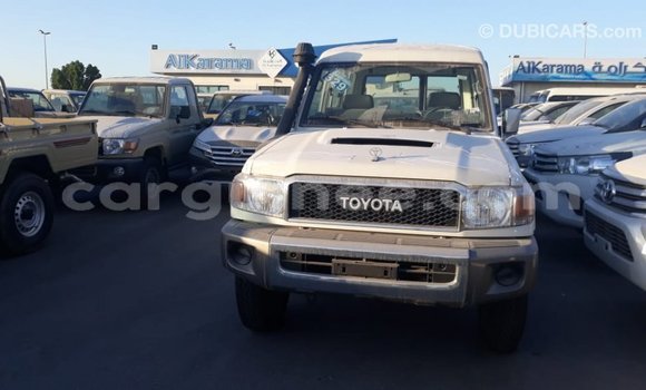 Acheter Import Voiture Toyota Land Cruiser Blanc à Import - Dubai, Conakry Acheter Import Voiture Toyota Land Cruiser Blanc à Import - Dubai, Conakry
