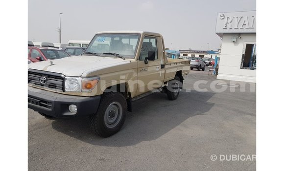 Buy Import Toyota Land Cruiser Beige Car in Import - Dubai in Conakry Buy Import Toyota Land Cruiser Beige Car in Import - Dubai in Conakry
