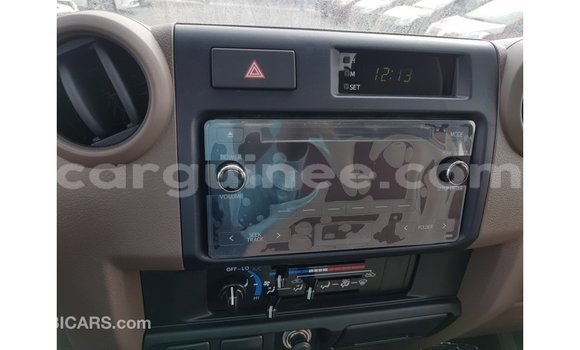 Buy Import Toyota Land Cruiser Beige Car in Import - Dubai in Conakry Buy Import Toyota Land Cruiser Beige Car in Import - Dubai in Conakry