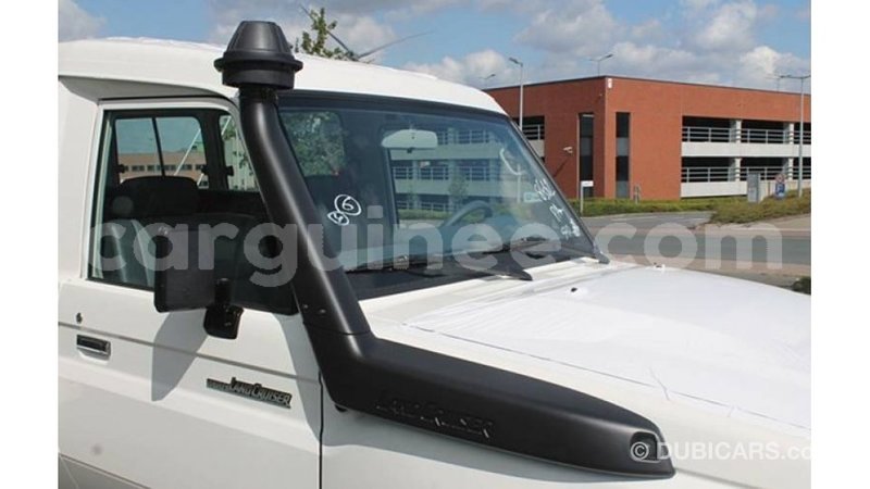 Big with watermark toyota land cruiser conakry import dubai 5266