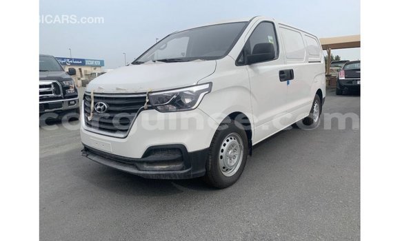 Buy Import Hyundai Cargo White Car in Import - Dubai in Conakry Buy Import Hyundai Cargo White Car in Import - Dubai in Conakry