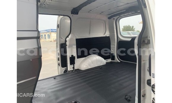 Buy Import Hyundai Cargo White Car in Import - Dubai in Conakry Buy Import Hyundai Cargo White Car in Import - Dubai in Conakry