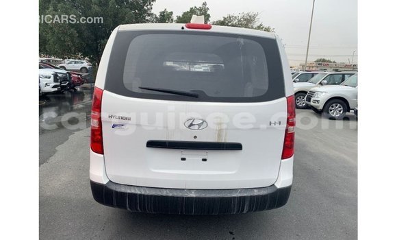 Buy Import Hyundai Cargo White Car in Import - Dubai in Conakry Buy Import Hyundai Cargo White Car in Import - Dubai in Conakry
