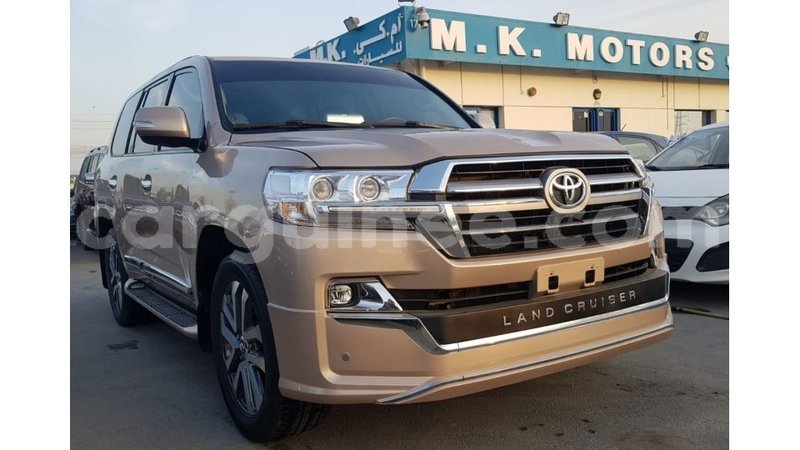 Big with watermark toyota land cruiser conakry import dubai 5276