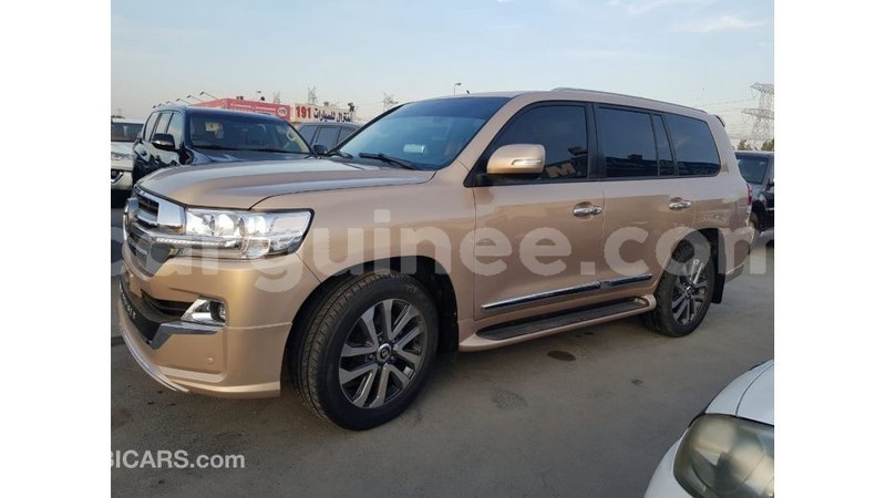 Big with watermark toyota land cruiser conakry import dubai 5276