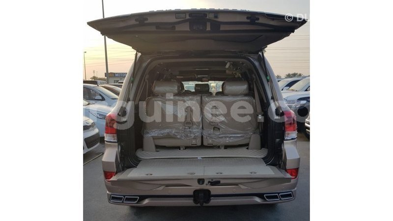 Big with watermark toyota land cruiser conakry import dubai 5276