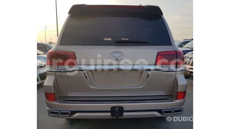 Big with watermark toyota land cruiser conakry import dubai 5276