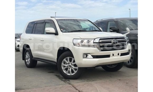 Buy Import Toyota Land Cruiser White Car in Import - Dubai in Conakry Buy Import Toyota Land Cruiser White Car in Import - Dubai in Conakry