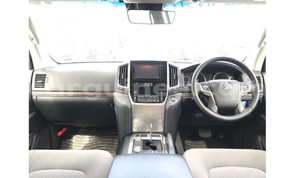 Buy Import Toyota Land Cruiser White Car in Import - Dubai in Conakry Buy Import Toyota Land Cruiser White Car in Import - Dubai in Conakry