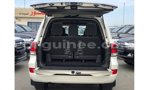 Buy Import Toyota Land Cruiser White Car in Import - Dubai in Conakry Buy Import Toyota Land Cruiser White Car in Import - Dubai in Conakry