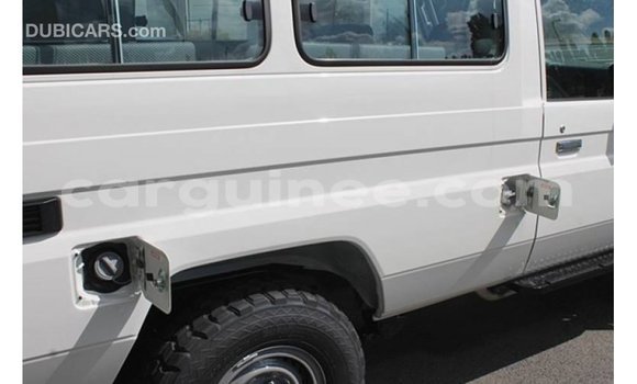 Buy Import Toyota Land Cruiser White Car in Import - Dubai in Conakry Buy Import Toyota Land Cruiser White Car in Import - Dubai in Conakry