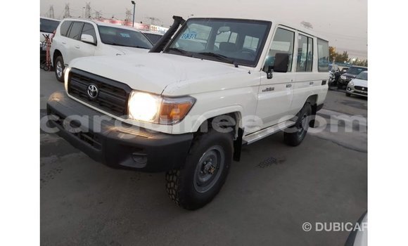 Buy Import Toyota Land Cruiser White Car in Import - Dubai in Conakry Buy Import Toyota Land Cruiser White Car in Import - Dubai in Conakry