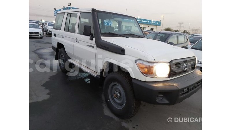 Big with watermark toyota land cruiser conakry import dubai 5282