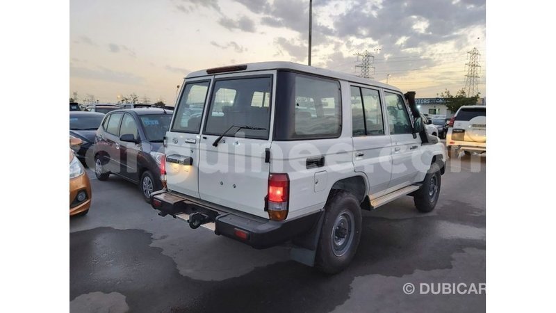 Big with watermark toyota land cruiser conakry import dubai 5282