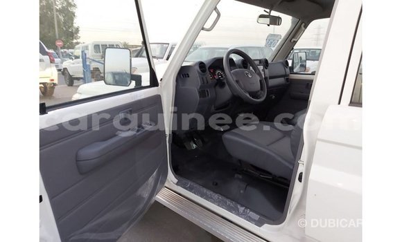 Buy Import Toyota Land Cruiser White Car in Import - Dubai in Conakry Buy Import Toyota Land Cruiser White Car in Import - Dubai in Conakry