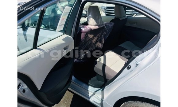 Buy Import Toyota Corolla White Car in Import - Dubai in Conakry Buy Import Toyota Corolla White Car in Import - Dubai in Conakry