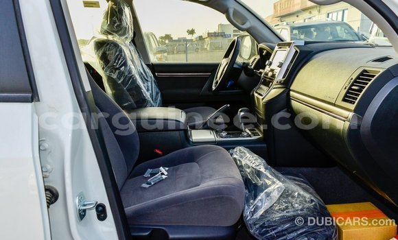 Buy Import Toyota Land Cruiser White Car in Import - Dubai in Conakry Buy Import Toyota Land Cruiser White Car in Import - Dubai in Conakry