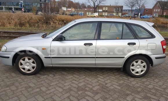 Acheter Occasion Voiture Mazda 323 Gris à Conakry, Conakry Acheter Occasion Voiture Mazda 323 Gris à Conakry, Conakry