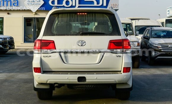 Buy Import Toyota Land Cruiser White Car in Import - Dubai in Conakry Buy Import Toyota Land Cruiser White Car in Import - Dubai in Conakry
