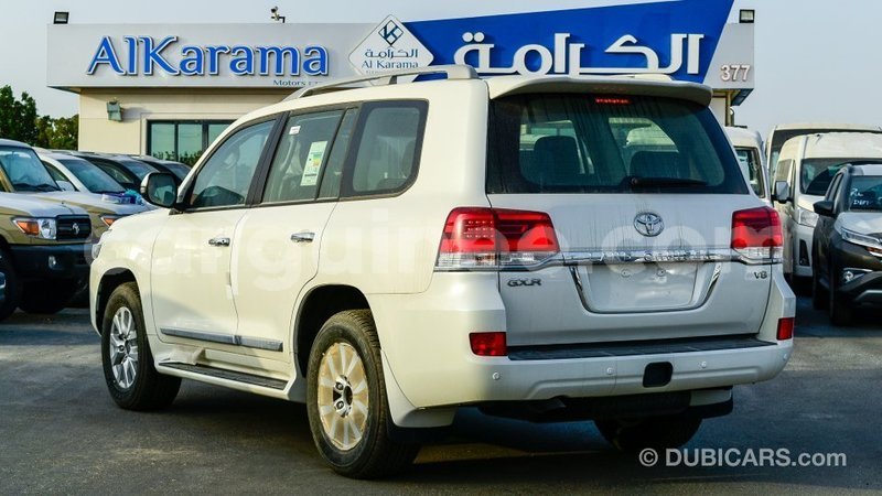 Big with watermark toyota land cruiser conakry import dubai 5287