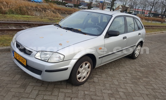 Acheter Occasion Voiture Mazda 323 Gris à Conakry, Conakry Acheter Occasion Voiture Mazda 323 Gris à Conakry, Conakry