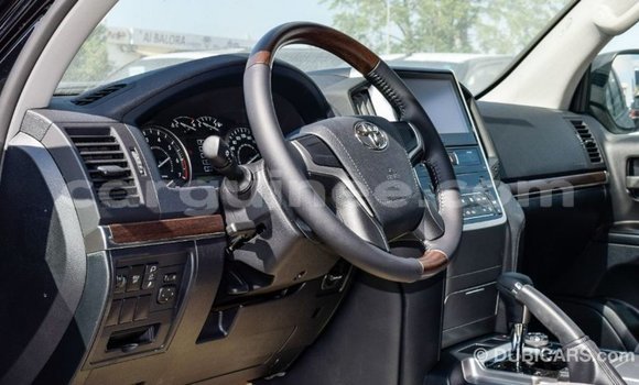 Acheter Import Voiture Toyota Land Cruiser Noir à Import - Dubai, Conakry Acheter Import Voiture Toyota Land Cruiser Noir à Import - Dubai, Conakry