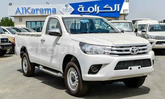 Acheter Import Voiture Toyota Hilux Blanc à Import - Dubai, Conakry Acheter Import Voiture Toyota Hilux Blanc à Import - Dubai, Conakry