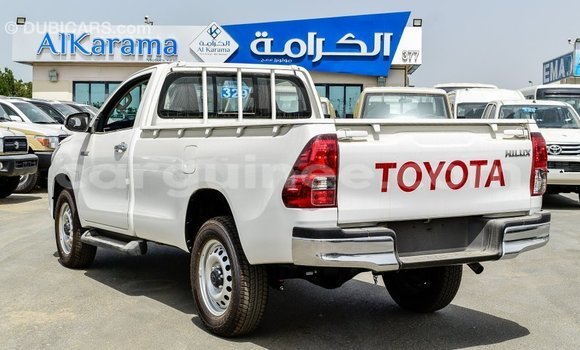 Acheter Import Voiture Toyota Hilux Blanc à Import - Dubai, Conakry Acheter Import Voiture Toyota Hilux Blanc à Import - Dubai, Conakry