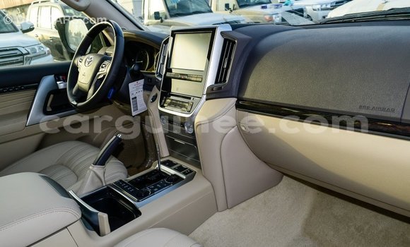 Buy Import Toyota Land Cruiser Black Car in Import - Dubai in Conakry Buy Import Toyota Land Cruiser Black Car in Import - Dubai in Conakry