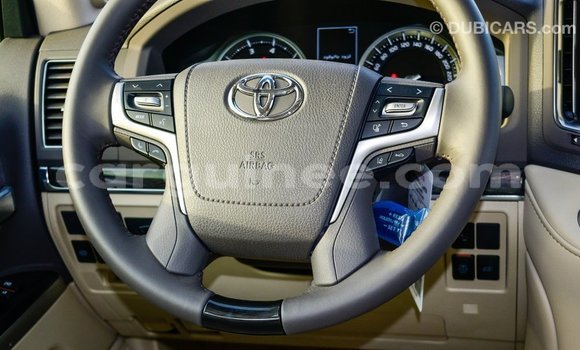 Buy Import Toyota Land Cruiser Black Car in Import - Dubai in Conakry Buy Import Toyota Land Cruiser Black Car in Import - Dubai in Conakry
