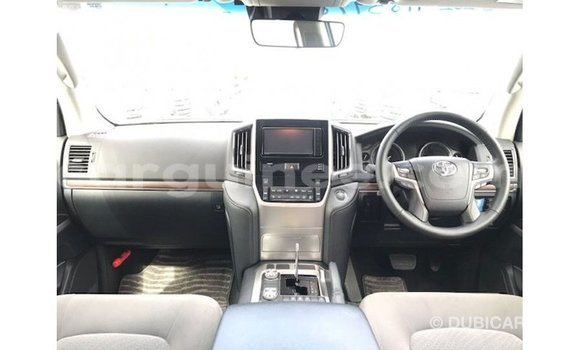 Buy Import Toyota Land Cruiser White Car in Import - Dubai in Conakry Buy Import Toyota Land Cruiser White Car in Import - Dubai in Conakry