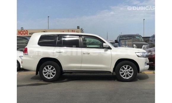 Buy Import Toyota Land Cruiser White Car in Import - Dubai in Conakry Buy Import Toyota Land Cruiser White Car in Import - Dubai in Conakry