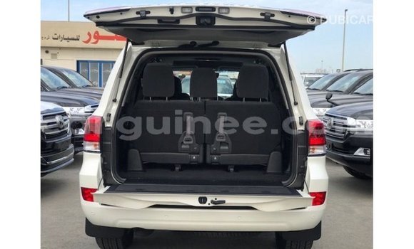 Buy Import Toyota Land Cruiser White Car in Import - Dubai in Conakry Buy Import Toyota Land Cruiser White Car in Import - Dubai in Conakry