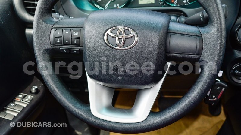 Big with watermark toyota hilux conakry import dubai 5305