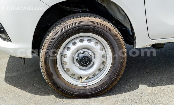 Buy Import Toyota Hilux White Car in Import - Dubai in Conakry Buy Import Toyota Hilux White Car in Import - Dubai in Conakry