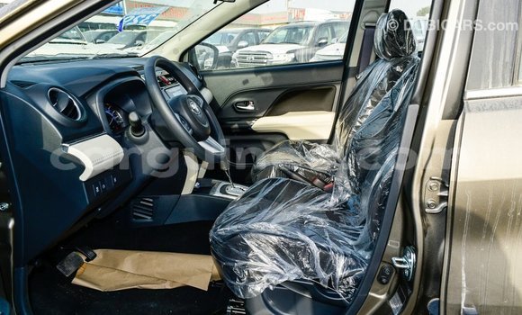 Acheter Import Voiture Toyota Rush Marron à Import - Dubai, Conakry Acheter Import Voiture Toyota Rush Marron à Import - Dubai, Conakry