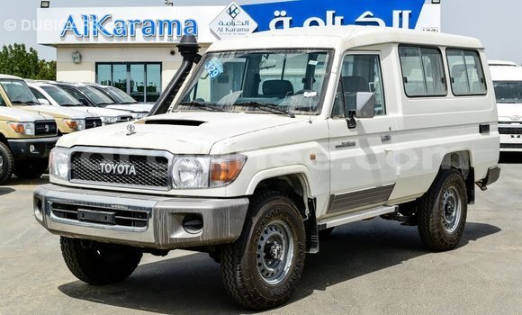 Buy Import Toyota Land Cruiser White Car in Import - Dubai in Conakry Buy Import Toyota Land Cruiser White Car in Import - Dubai in Conakry