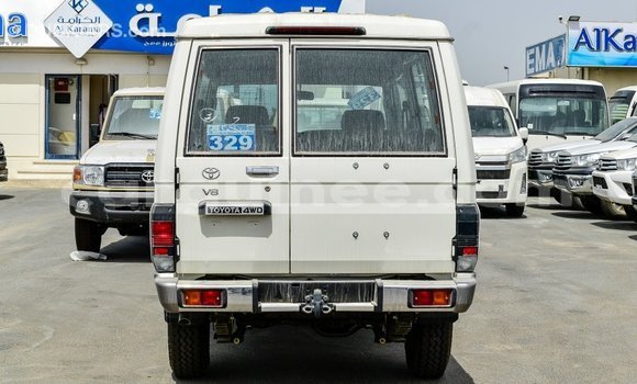 Buy Import Toyota Land Cruiser White Car in Import - Dubai in Conakry Buy Import Toyota Land Cruiser White Car in Import - Dubai in Conakry