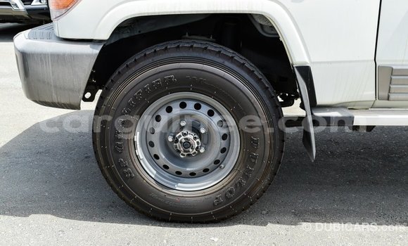 Buy Import Toyota Land Cruiser White Car in Import - Dubai in Conakry Buy Import Toyota Land Cruiser White Car in Import - Dubai in Conakry