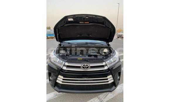 Acheter Import Voiture Toyota Highlander Noir à Import - Dubai, Conakry Acheter Import Voiture Toyota Highlander Noir à Import - Dubai, Conakry