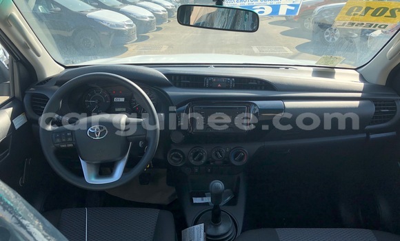 Acheter Import Voiture Toyota Hilux Blanc à Conakry, Conakry Acheter Import Voiture Toyota Hilux Blanc à Conakry, Conakry