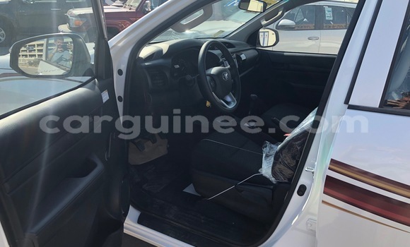 Acheter Import Voiture Toyota Hilux Blanc à Conakry, Conakry Acheter Import Voiture Toyota Hilux Blanc à Conakry, Conakry